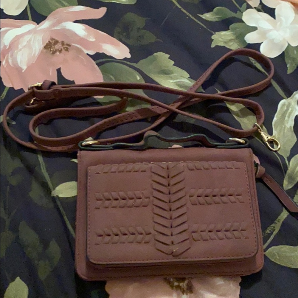 ✨3/$10✨Cute Purple Crossbody Clutch